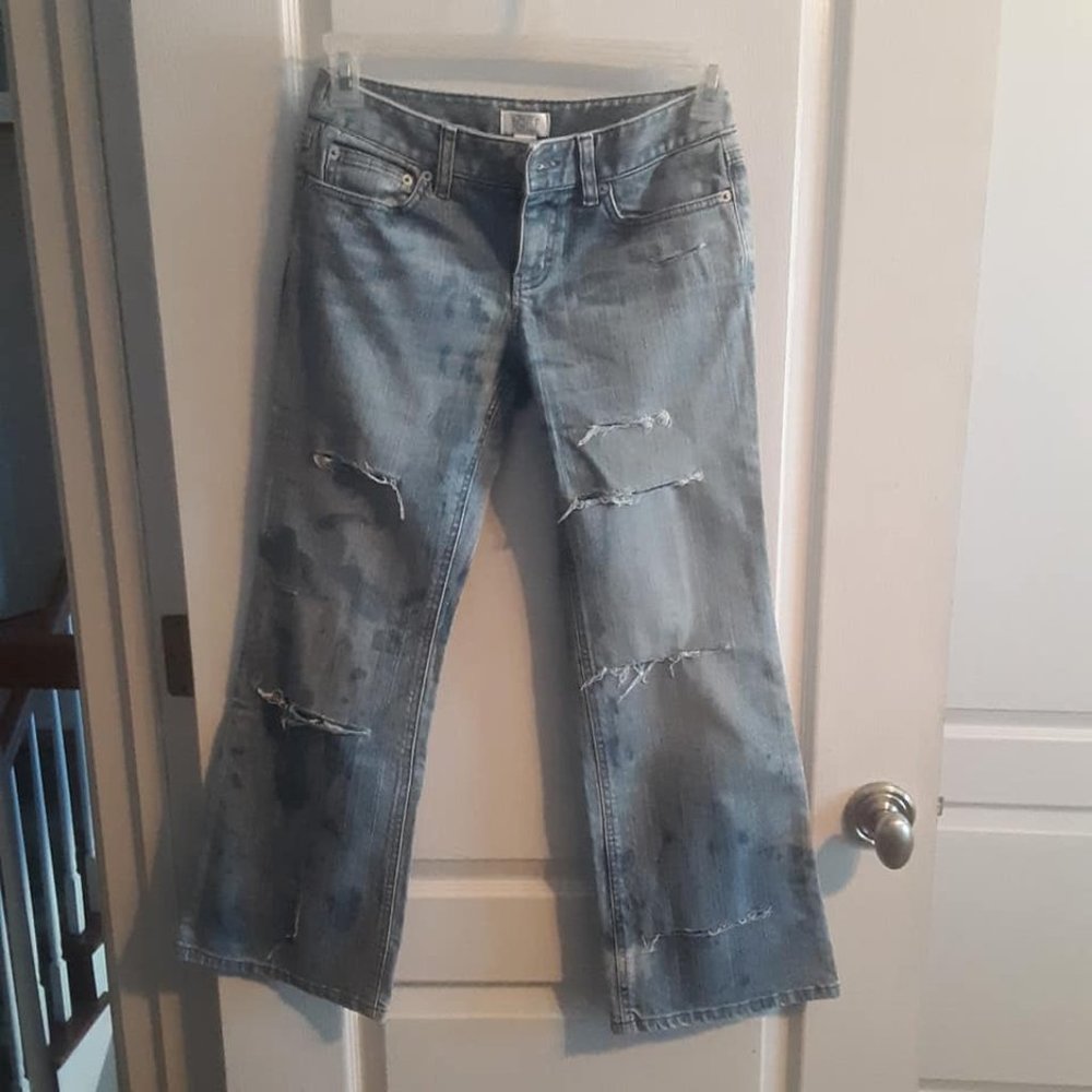 Ann Taylor Size 2P Distressed Acid Washed Jeans